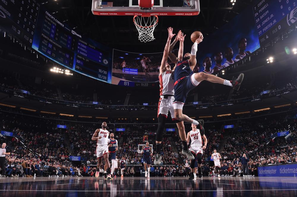 球员中脱颖 球员中脱颖